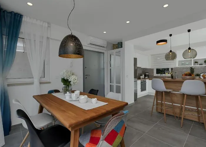 Luxury Meli Luka With Terrace Sea View Apartamento *